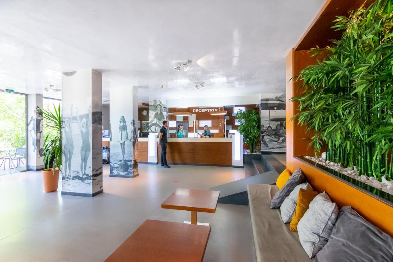 Hotel Excelsior โกลเดน แซนส์ ภายนอก รูปภาพ
