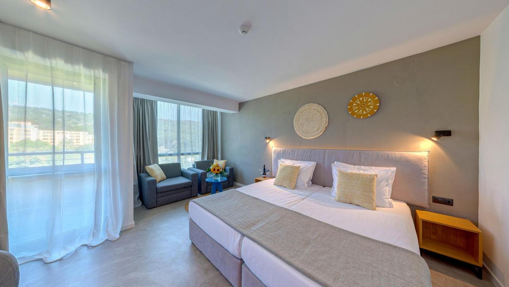 Hotel Excelsior โกลเดน แซนส์ ภายนอก รูปภาพ